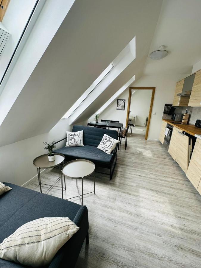 Palace Quarter 1 Peaceful Modern Central Top Floor Apartment Boedapest Buitenkant foto