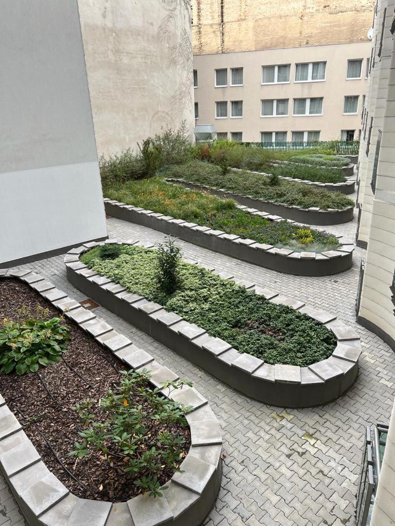 Palace Quarter 1 Peaceful Modern Central Top Floor Apartment Boedapest Buitenkant foto