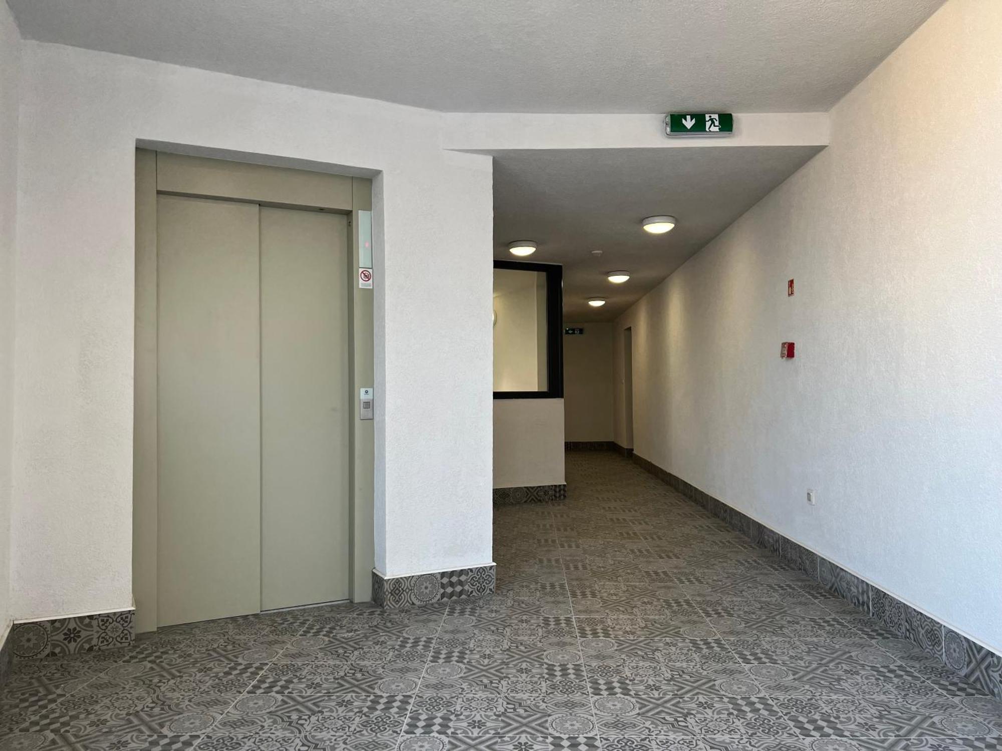 Palace Quarter 1 Peaceful Modern Central Top Floor Apartment Boedapest Buitenkant foto